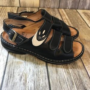 Finn Comfort Sandals